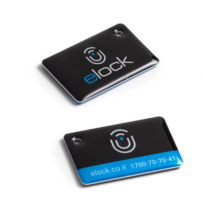 שני צ'יפים (תגי RFID) של elock לפתיחת המנעול